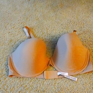 38dd Victoria's secret bra